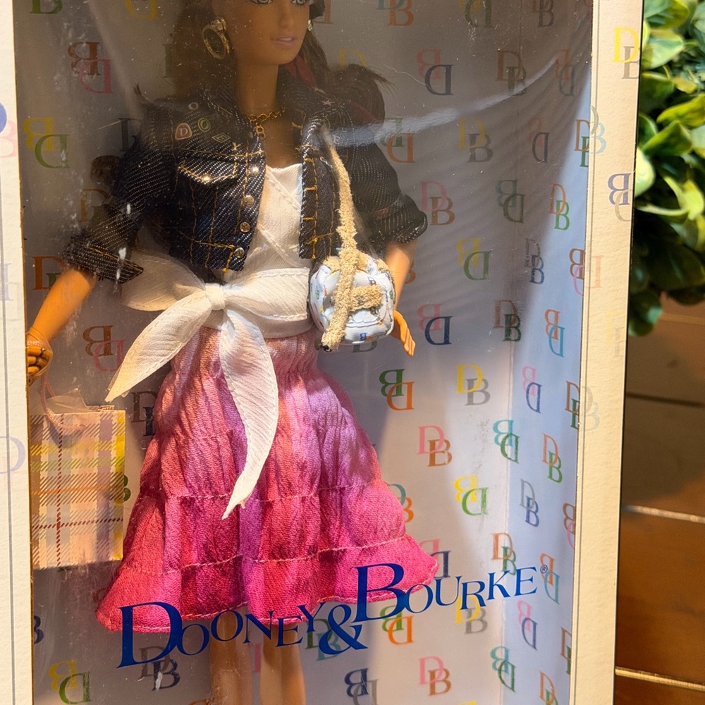 Dooney and Bourke Barbie Doll Pink Collectors Edition 2006 - Picture 12 of 12